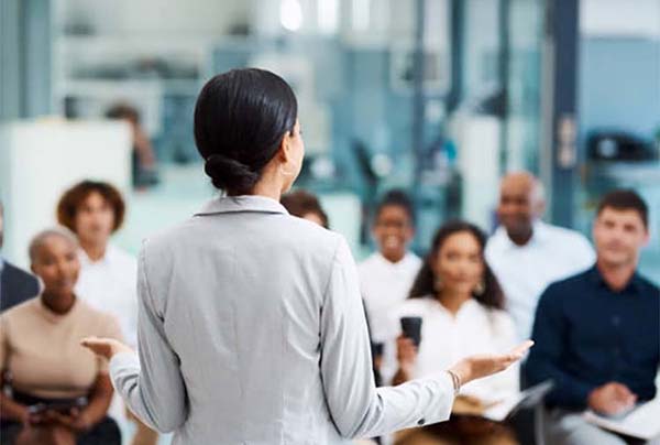 CEO thành công với phong cách độc đáo - lãnh đạo đầy tớ